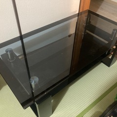 ガラステーブル
