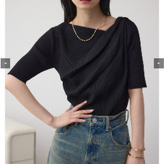 新品店舗ネット共に完売品AZUL moussy五分丈サマーニット　カットソー半袖の画像