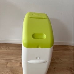 アップリカ　オムツポット