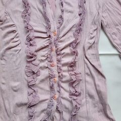 BLEU LAGON モーブピンクのドレッシーなシャツ 長袖 Mサイズくらい の画像