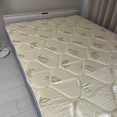 ベッド一式の画像