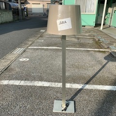ホテルライクで
オシャレなスタンド照明！