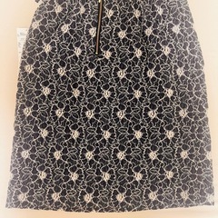 【新品】anysis 花柄ニットスカート
の画像
