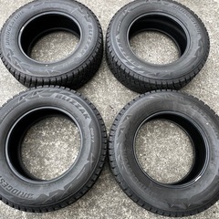 265/65R17 ブリヂストン DM-V2 ブリザック 17インチランクル等　スタッドレスタイヤの画像