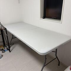 テーブル