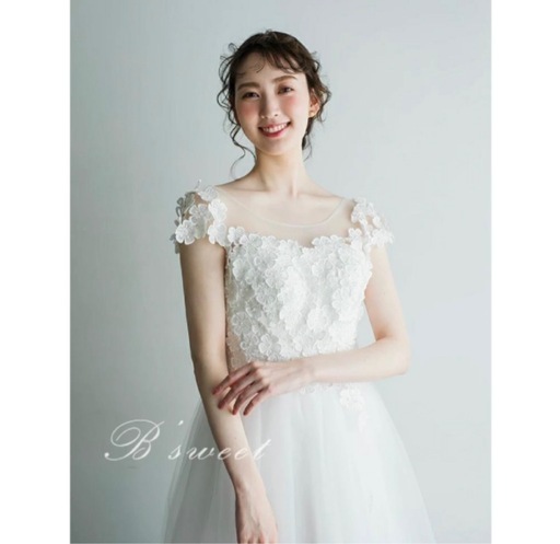 ウエディングドレス　二次会ドレス