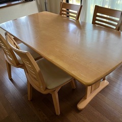 《決まりました》《美品》ダイニングテーブル（6人掛け）