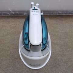 🍎東芝 コードレススチームアイロン 美ラクルラクー TA-FV410(L)の画像