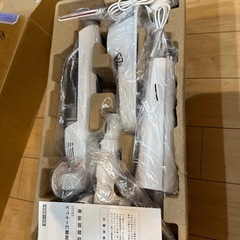 掃除機 コードレス【2025最新型!業界初!38KPa強力吸引&超軽量0.6kg&スタンド不要の自立式&Type-C充電式&LEDライト】の画像