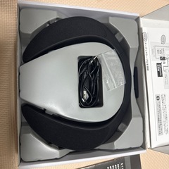 肩にかけるワイヤレススピーカーの画像