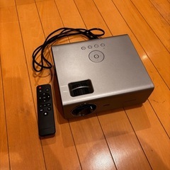 プロジェクター　美品　グレーの画像