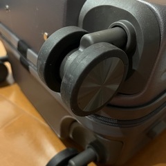 スーツケース 機内持ち込み キャリーケース キャリーバッグ USB充電ポート付き 超軽量 耐衝撃 大容量 静音 360度回転 ダブルキャスター TSAロック搭載 旅行 ビジネス 出張 修学 グレーの画像