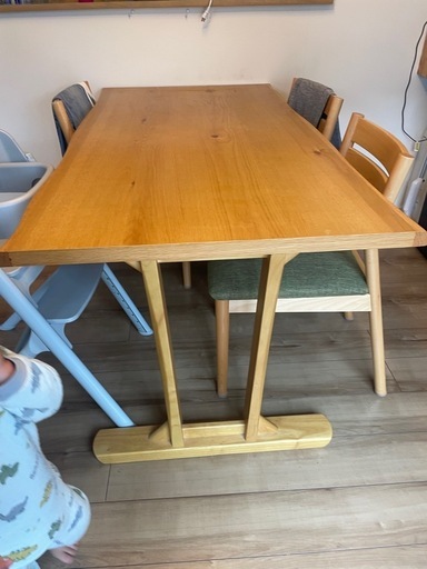 ダイニングテーブル