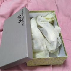 現金、直接手渡しも可能　コールハーン　白　オープントゥ　サンダル　ヒールの画像