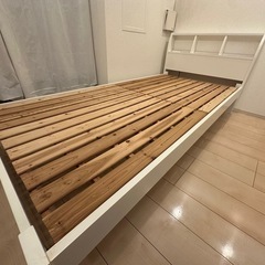 IKEAのシングルベッドフレーム（ホワイト）