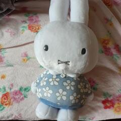 ミッフィーかわいいぬいぐるみ