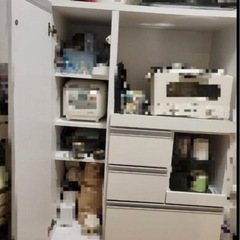 キッチン　収納棚の画像