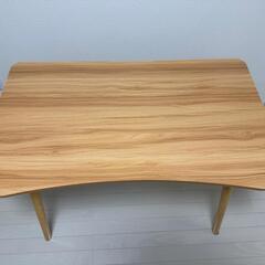 新品の勉強机の画像