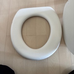 トイレの便座＆蓋の画像