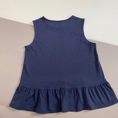 ノースリーブフリルカットソー　ユニクロ　150cm 小柄女性でも着られる
の画像