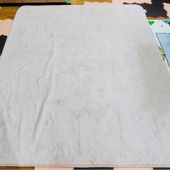 ラグ　吸盤付　ベージュ　大きめ