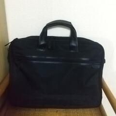 ほぼ新品なビジネスキャリンバック✨