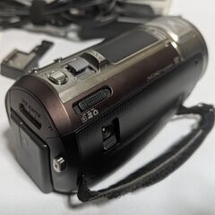 panasonic (パナソニック) HC-V620M デジタルハイビジョンカメラ 手ブレ補正 傾き補正 フルハイビジョン 内蔵メモリ32GB SDカード AVCHD MP4 5.1ch ガンマイク タッチ液晶モニター Wi-Fi 新品64GBカード付きの画像