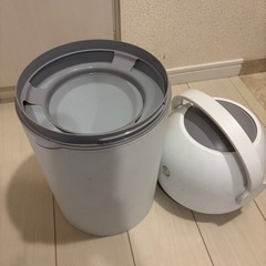 防臭ゴミ箱の画像