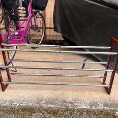 伸縮シューズラックの画像