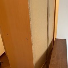 扉付きの棚の画像