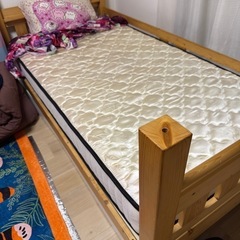 新品ぽいなベッド