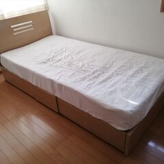 ★シングルベッド　「サイズ：幅99　長さ200　高さ81cm」★