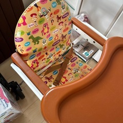 お食事チェア　テーブル付きの画像