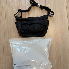 ユニクロ UNIQLO ノベルティ マルチポケットミニバッグ 非売品