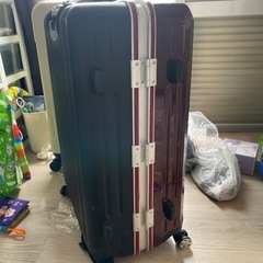 スーツケースの画像