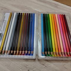美品　未使用品　色鉛筆　24色入り　の画像