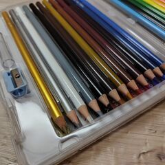 美品　未使用品　色鉛筆　24色入り　の画像