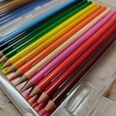美品　未使用品　色鉛筆　24色入り　の画像