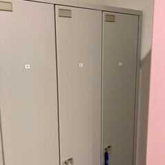 コクヨ3人用更衣ロッカー　