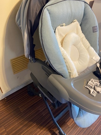 赤ちゃん　新生児　コンビ　combi 電動バウンサー　