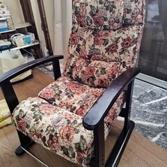 ゴブラン織り風のリクライニングチェアです(⁠✿⁠^⁠‿⁠^⁠)の画像