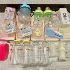 ベビー用品まとめうり　赤ちゃん　新生児　離乳食　お食事グッズ　哺...