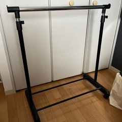 ハンガーラックの画像
