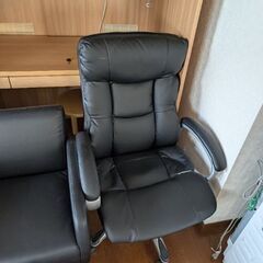 椅子とテーブル
