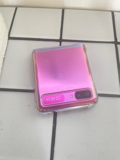SIMフリー初代zflip本体＋スマホケース【海外版】