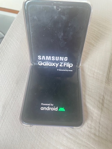 SIMフリー初代zflip本体＋スマホケース【海外版】