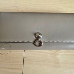 FENDI  長財布
