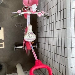 キッズ自転車　12インチ　ハローキティ　の画像