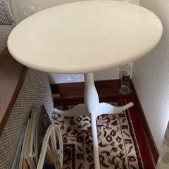 本日阿倍野にて　IKEAテーブル
