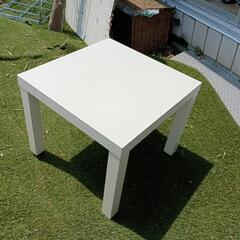 コンパクトホワイトテーブルの画像